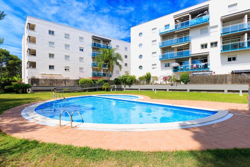 UHC GOLDEN PINEDA APARTMENTS - image 8