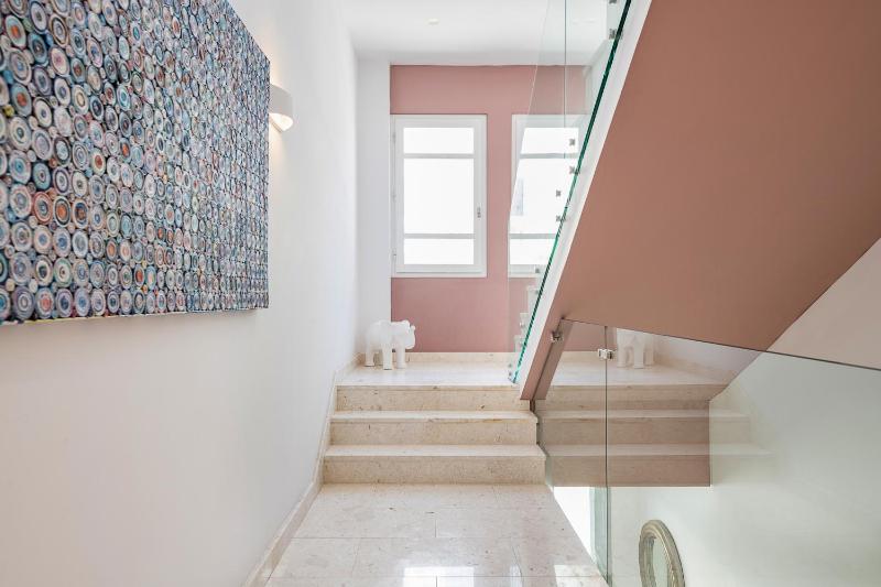Nyx Chic Manor - image 29
