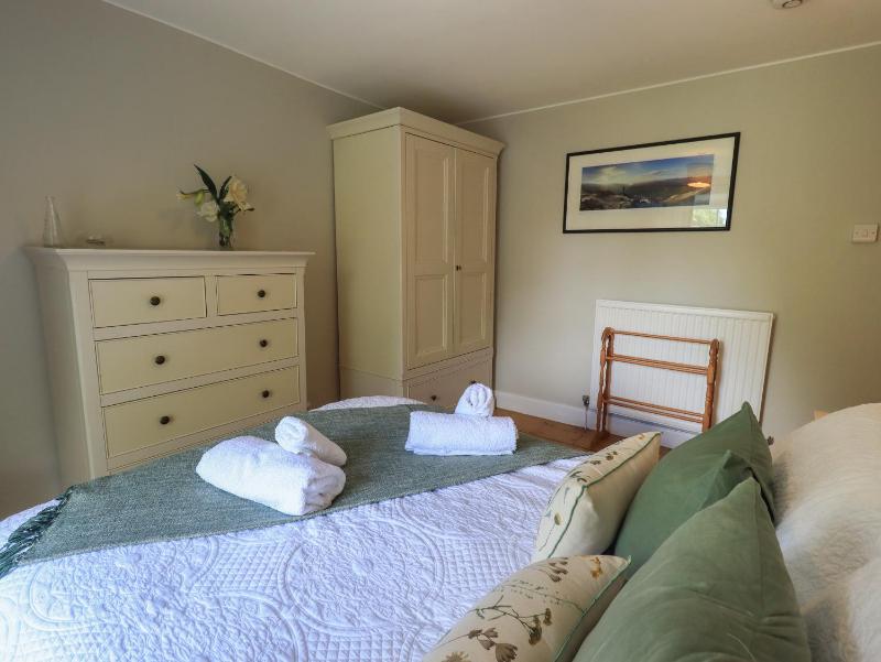 Brook Cottage - image 19