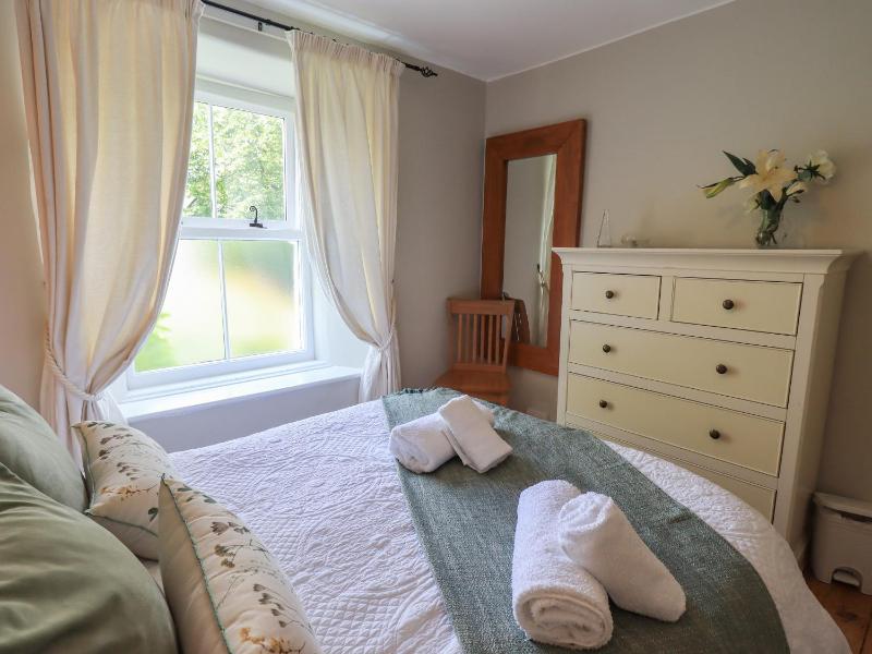 Brook Cottage - image 20