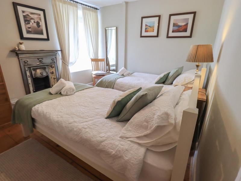 Brook Cottage - image 8
