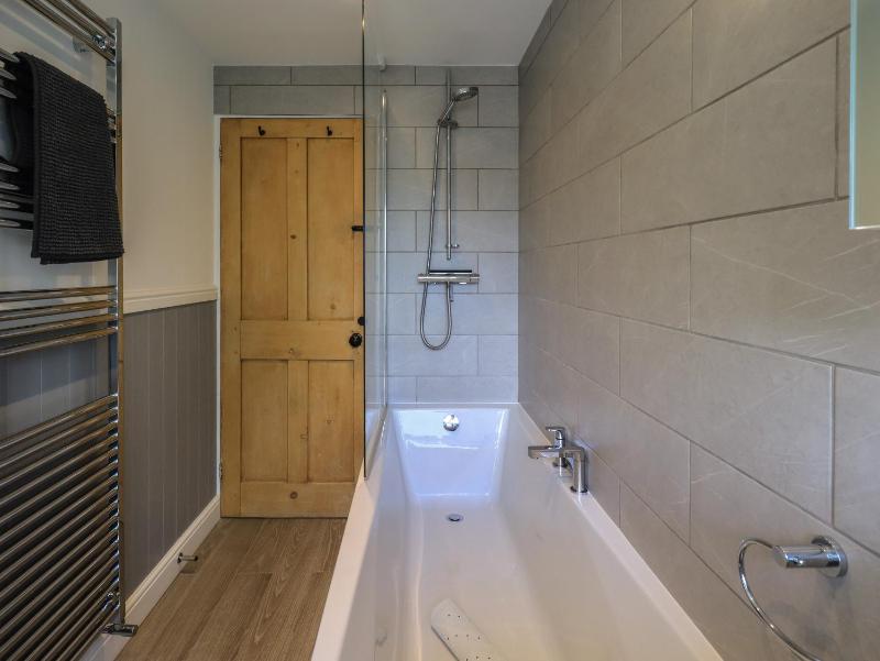 Brook Cottage - image 6