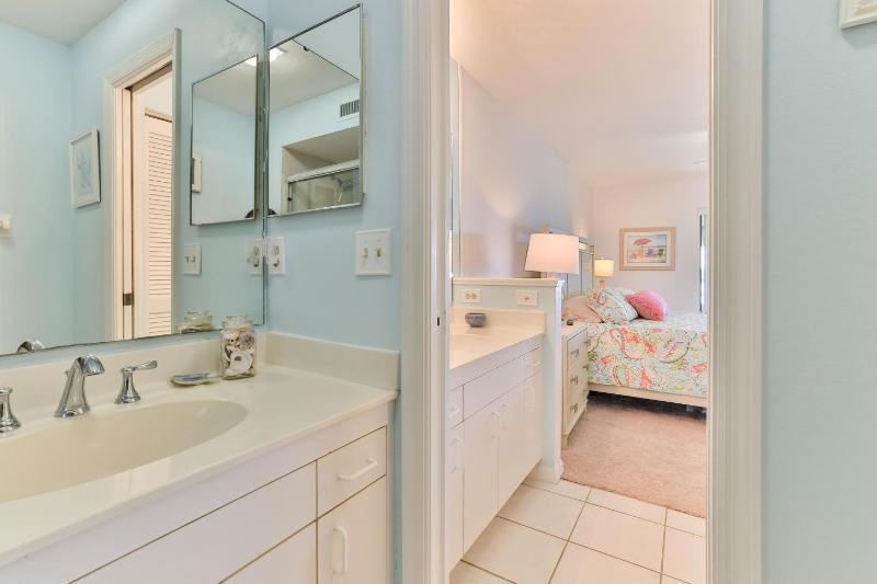 22 Riverfront Condo At Bouchelle Island - image 25