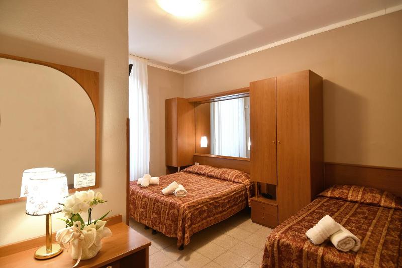 Triple Room image 4