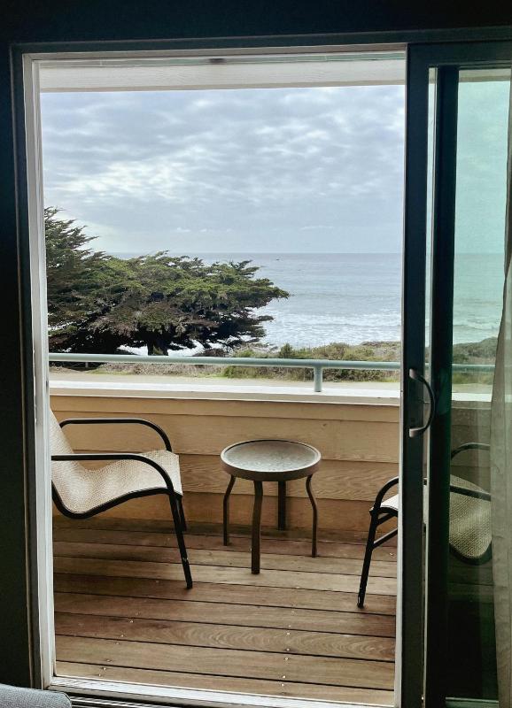 King Room with Ocean View image 3