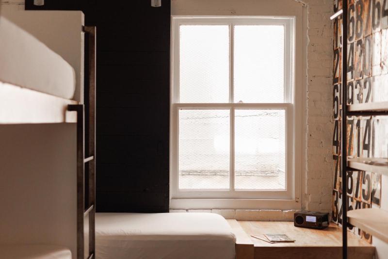 Triple Room with Shared Bathroom - Self Check-in with Virtual Front Desk image 1