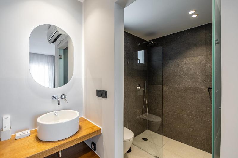 Executive Double Room with Garden View image 1