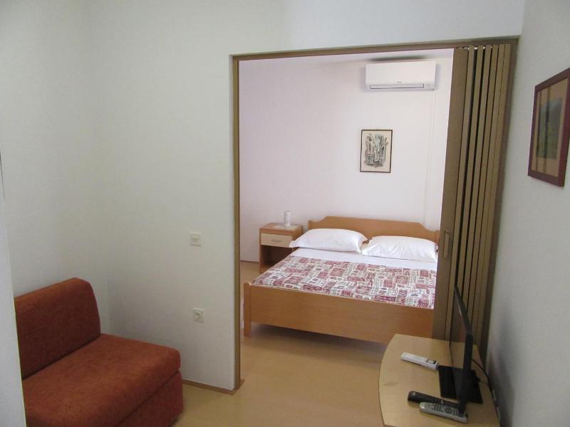 One-Bedroom Apartment with Terrace and Sea View image 1