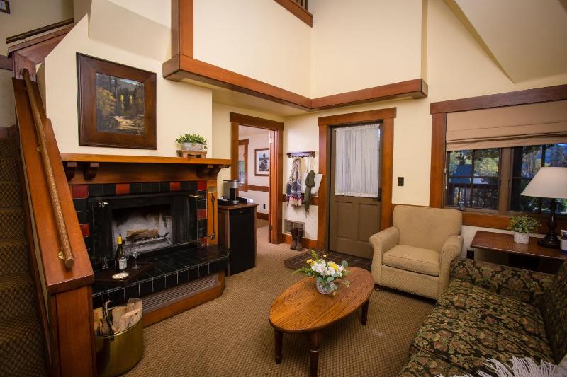 Premium Chalet – 2 Bedroom, 2 Bathroom image 3