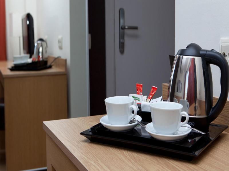 Single Room image 4