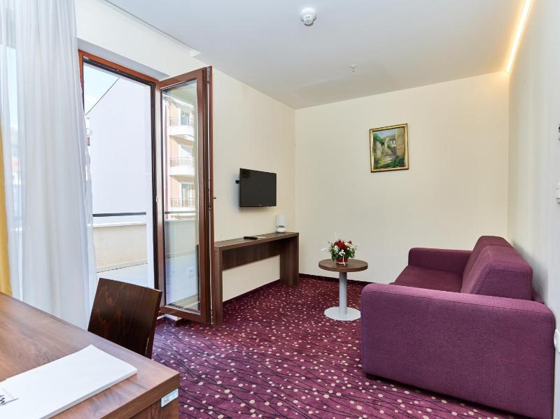 Suite with Terrace image 4