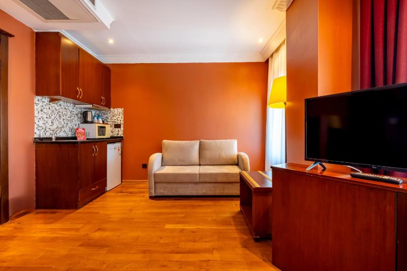 Comfort Triple Room image 4