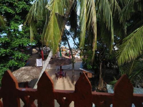 Parei Beach Inn - image 8