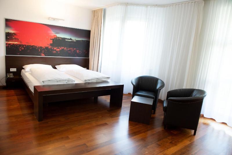 Business Double Room image 1