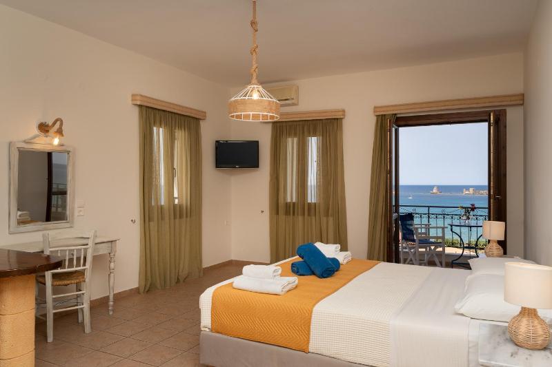 Studio with Sea View image 3