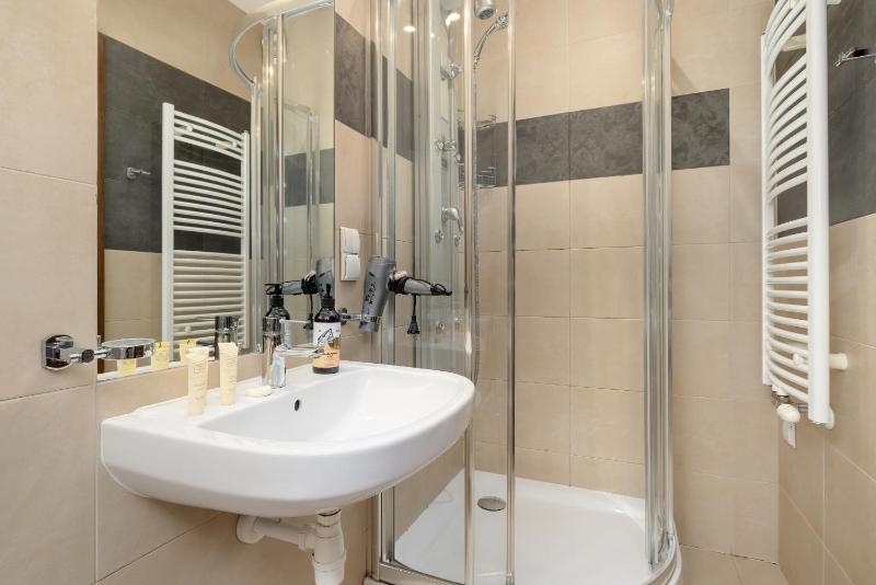 Apartament z Parkingiem Blisko Gubałówki w Zakopanem by Noclegi Renters - image 6