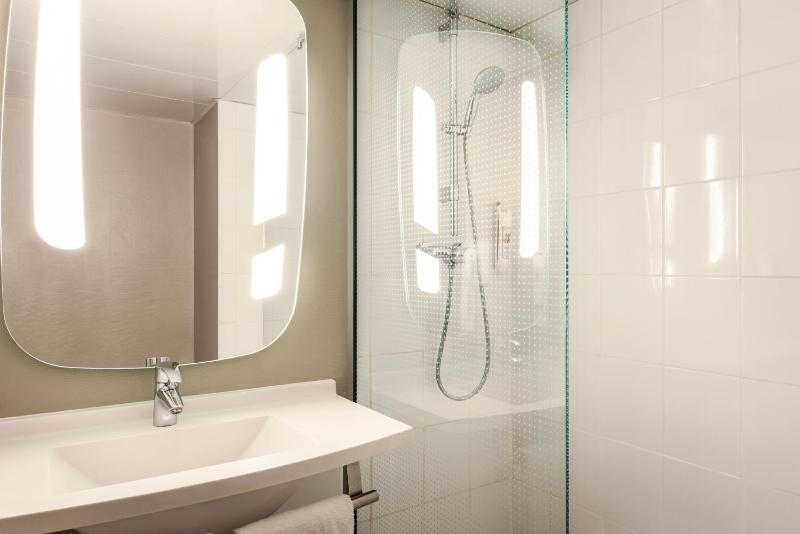 Standard Double Room image 1