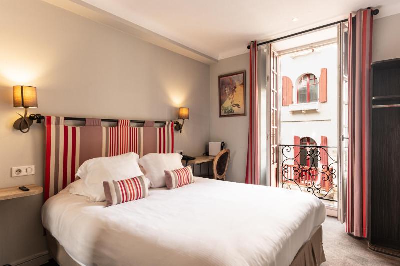 Standard Double Room image 1