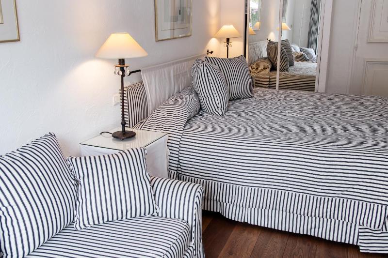 Deluxe Room Terrace Pool image 1