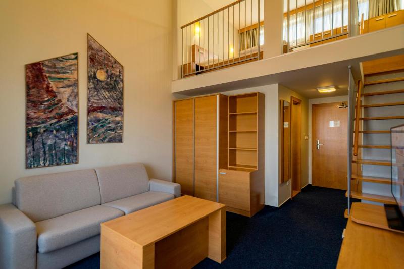 Maisonette Family Room (2 Adults + 2 Children) image 3