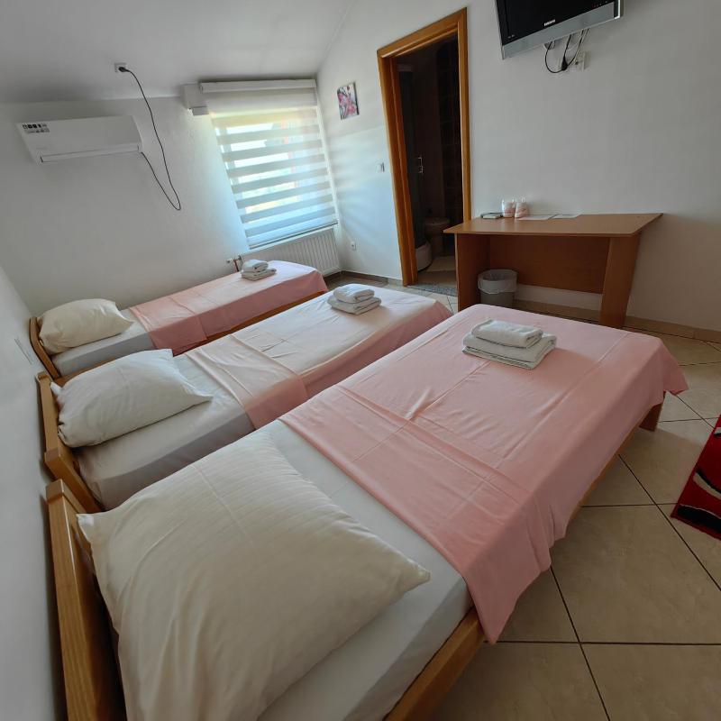 Triple Room image 4