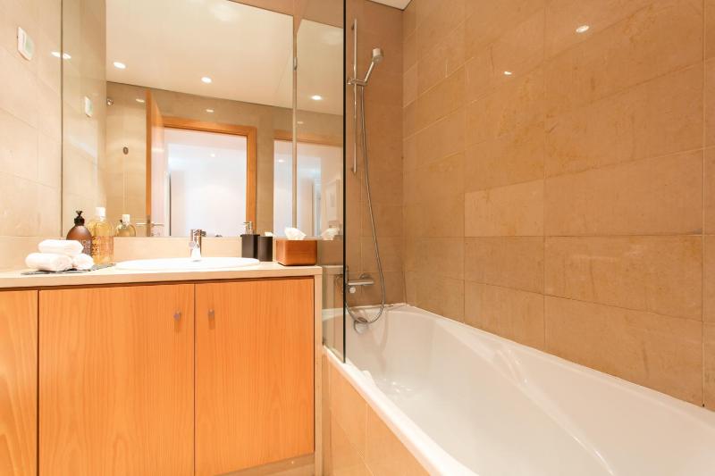 One-Bedroom Apartment image 2