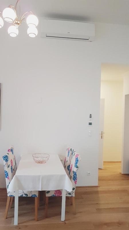 Three-Bedroom Deluxe Apartment image 3
