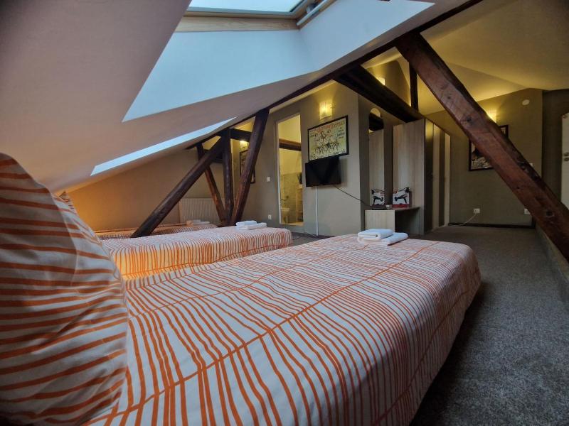Quadruple Room with Private Bathroom image 1