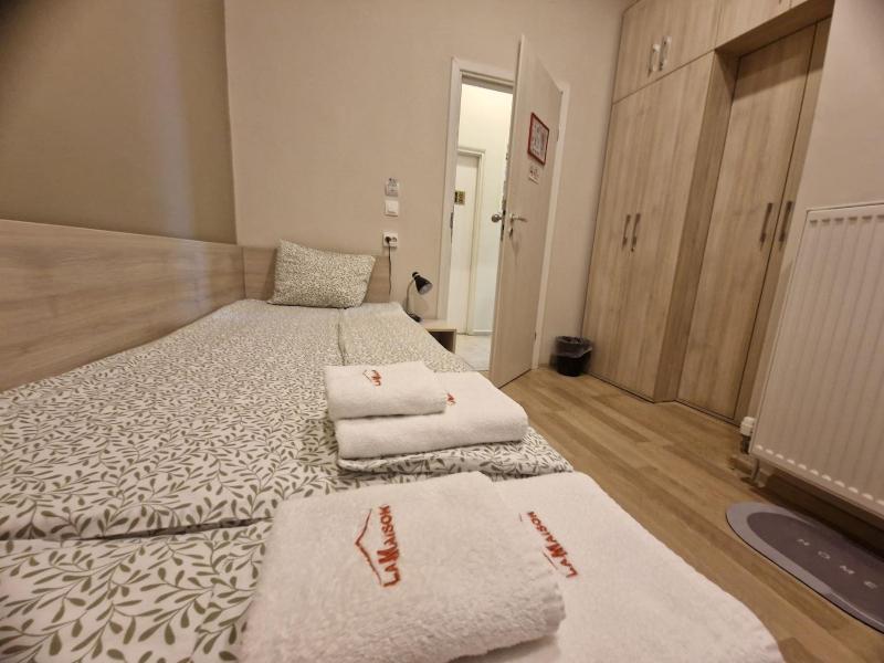Double or Twin Room image 4