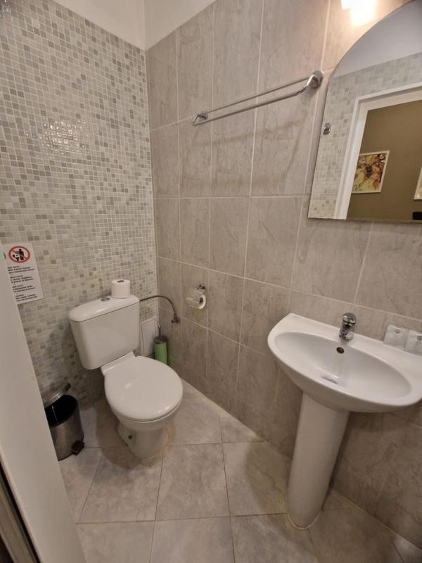 Double or Twin Room image 2