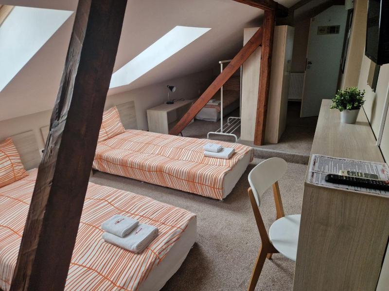 Quadruple Room with Private Bathroom image 3