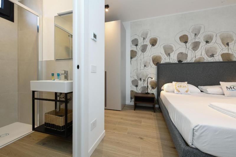MGH Luxury - Palms Residence Sirmione N2 - image 13