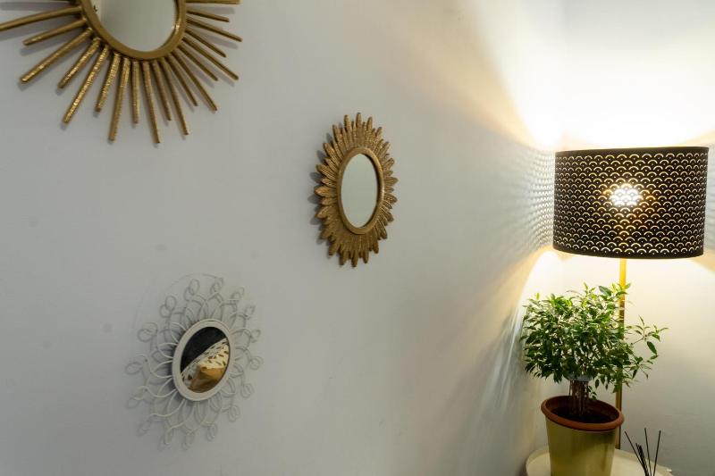 Eixample Apartment - image 5