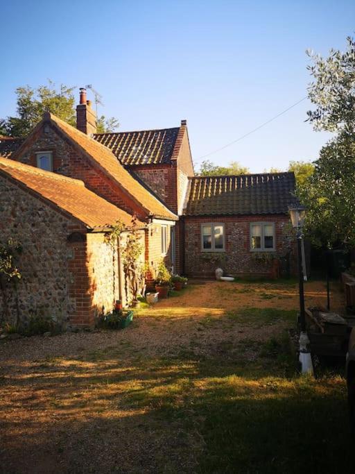 Heath Cottage Lower Southrepps north Norfolk Images