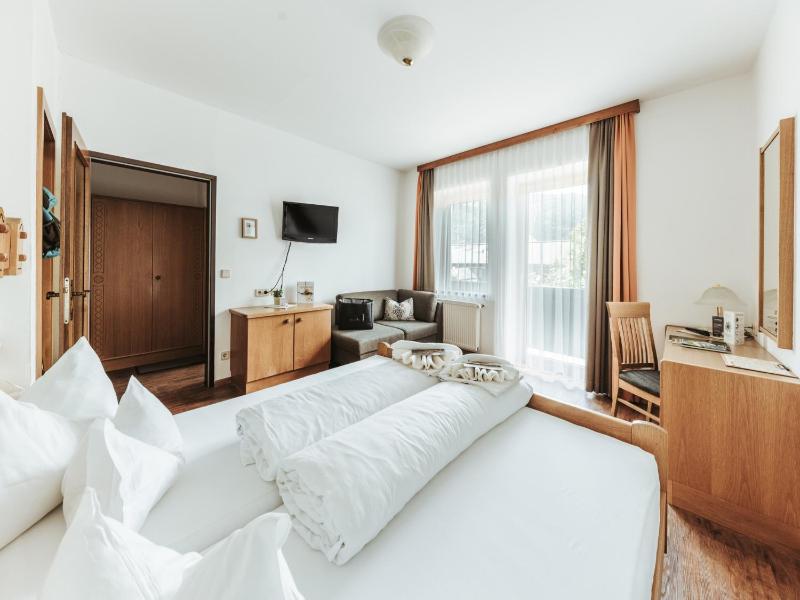 Double Room image 4