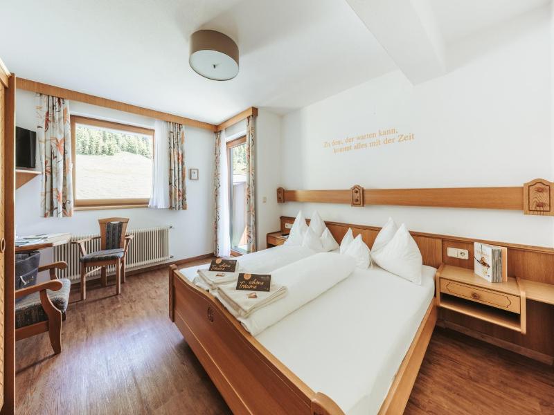Economy Double Room image 1
