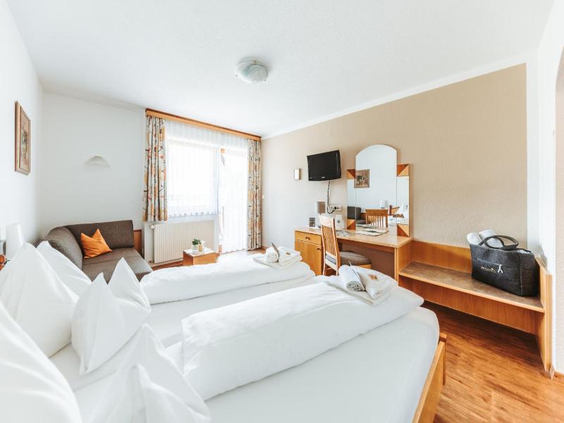Double Room image 1