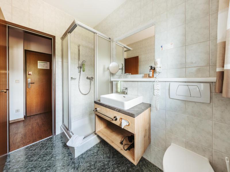 Double Room image 3