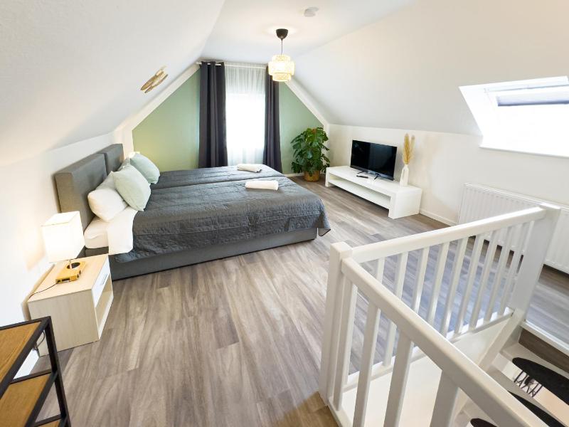 ImmoStay M#6 Maisonette- Apartment, Wifi & Parken, Parkanlage, 4K TV Images
