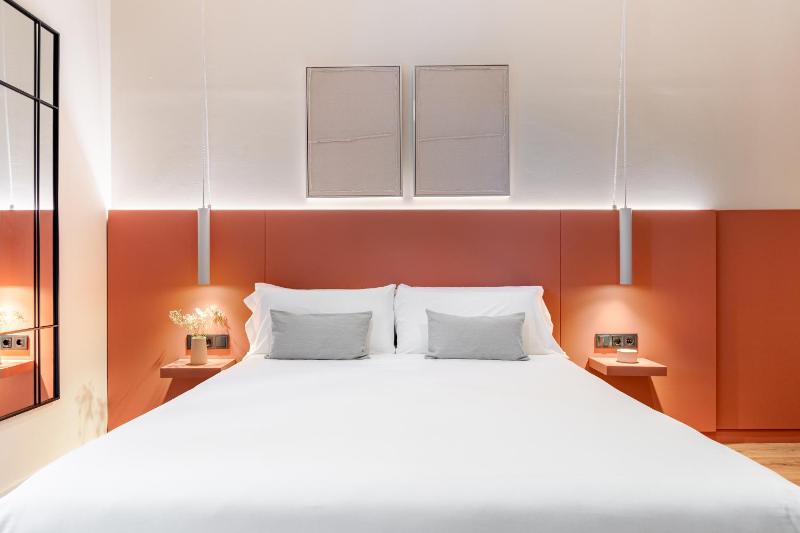 Deluxe Double Room image 3