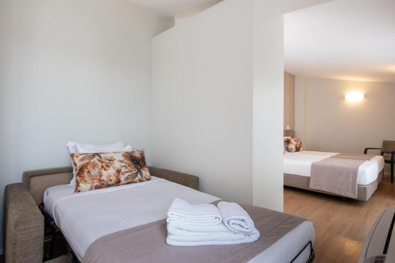 Studio Apartment image 4