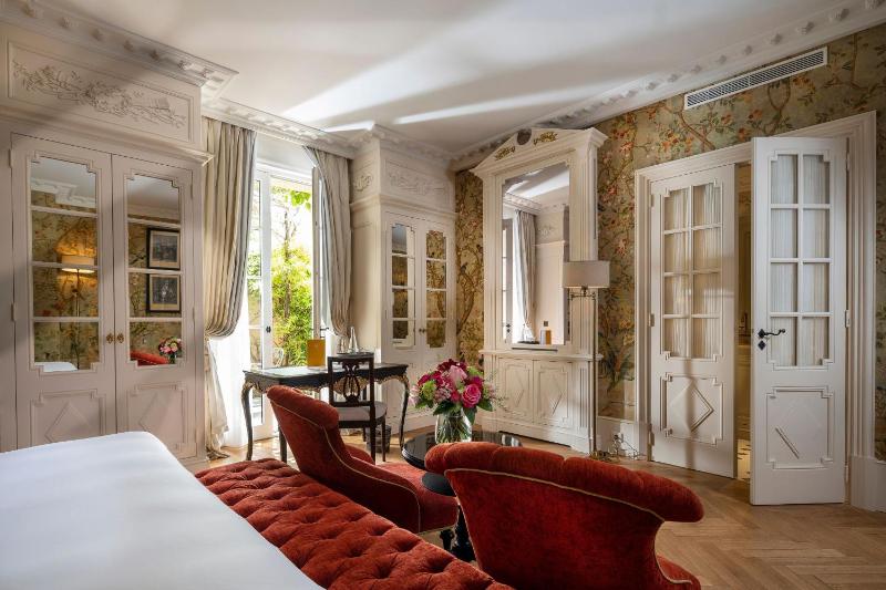 Superior Double or Twin Room image 3