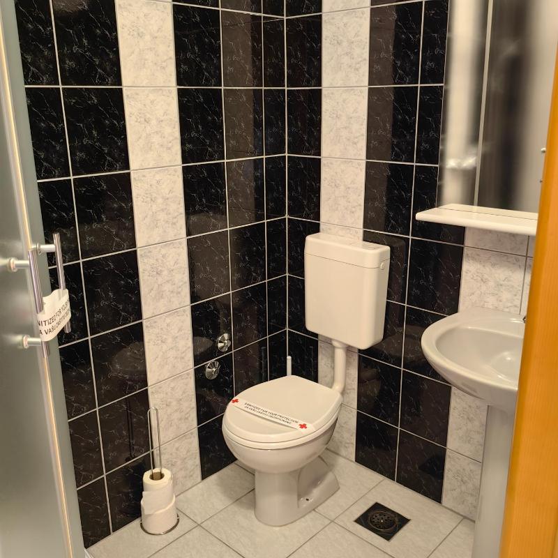 Basic Single Room with Private Bathroom image 2