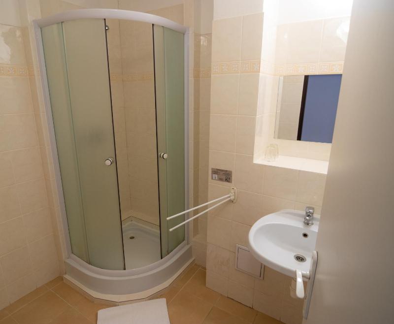 Standard Single Room image 4