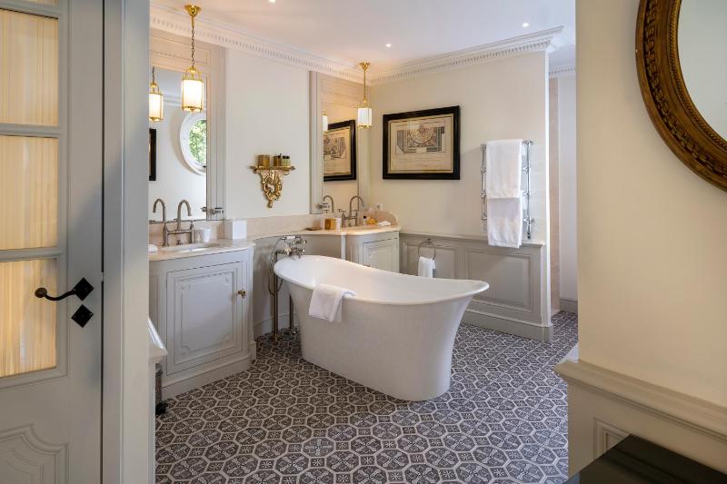 Prestige Deluxe Room image 2