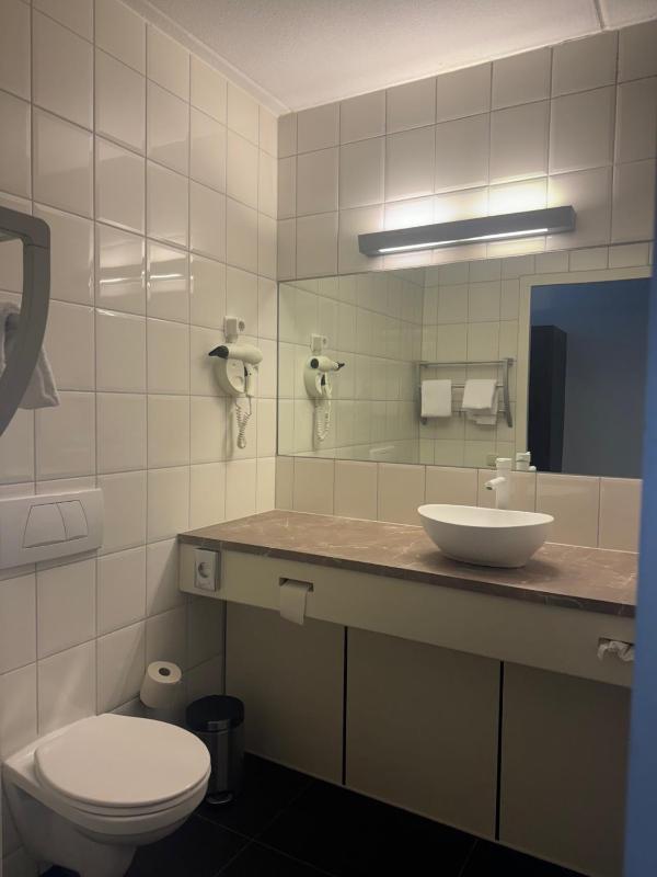 Deluxe Room image 3