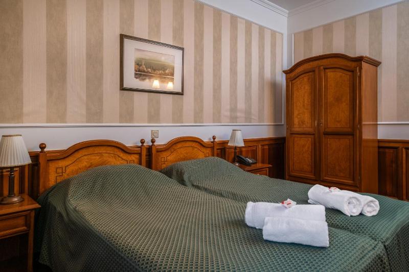 Standard Double Room image 4
