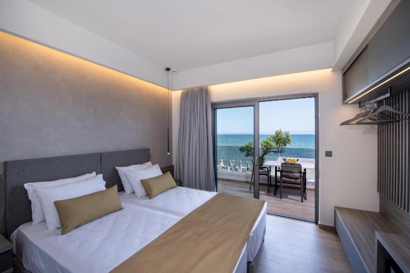 Junior Suite with Sea View image 4