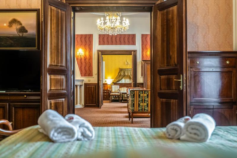 Presidential Suite image 3