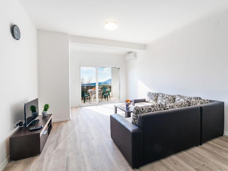 One-Bedroom Apartment with Balcony image 2